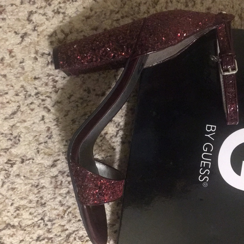 Guess size 8 maroon shiny heels. NIB